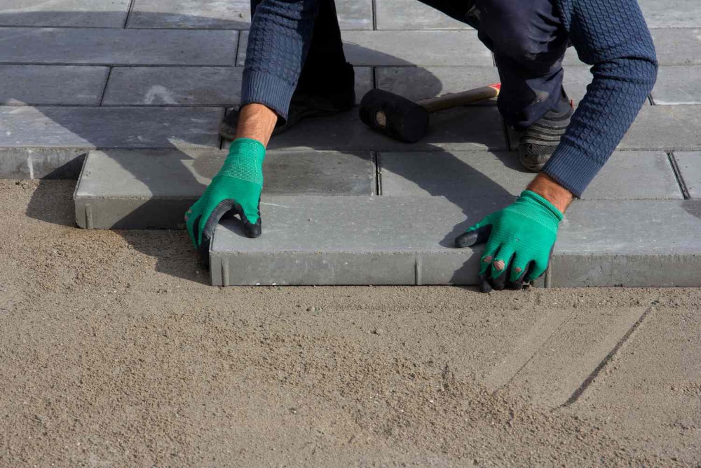 Laying Pavers Stones