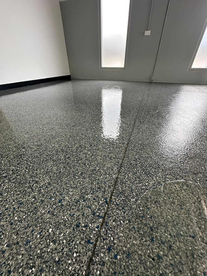 Flake Floor Installation